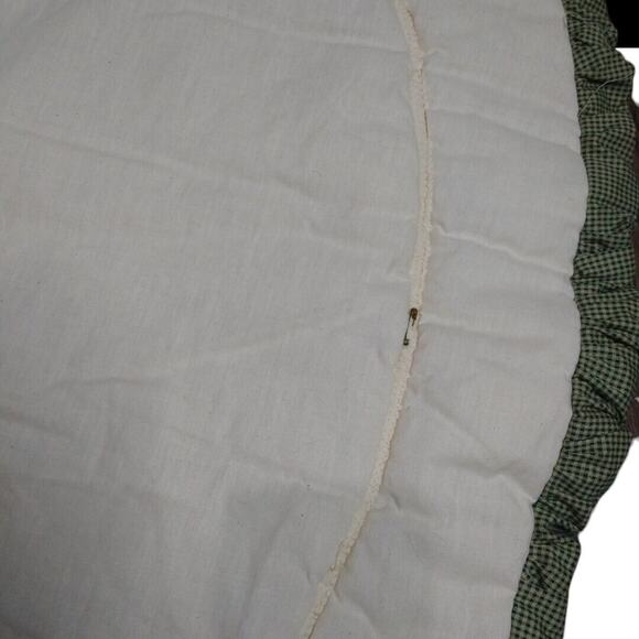 Vtg Handmade Santa Quilt Christmas Tree Skirt 44" Ruffled Cottagecore Country - Picture 6 of 8